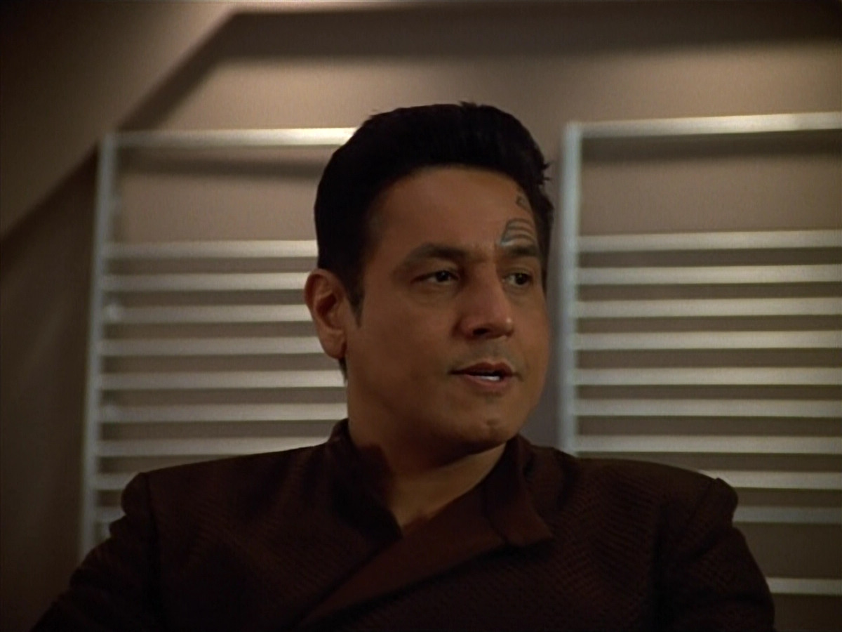 extant_StarTrek_VOY_4x09-YearOfHellPart2_02751.jpg