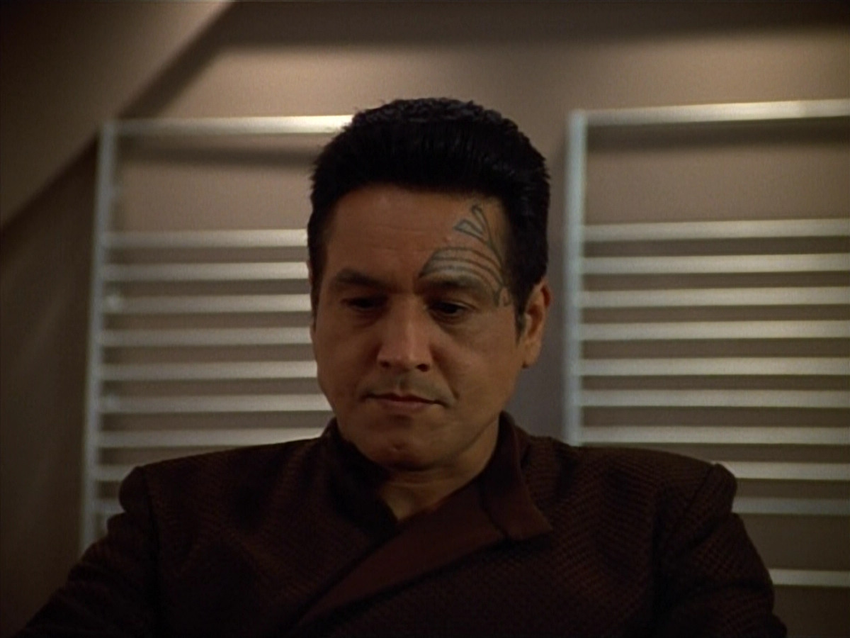 extant_StarTrek_VOY_4x09-YearOfHellPart2_02752.jpg