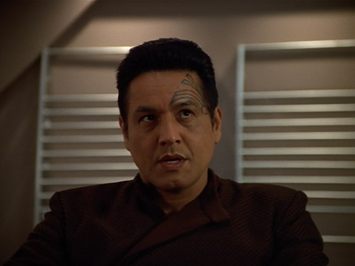 extant_StarTrek_VOY_4x09-YearOfHellPart2_02753.jpg