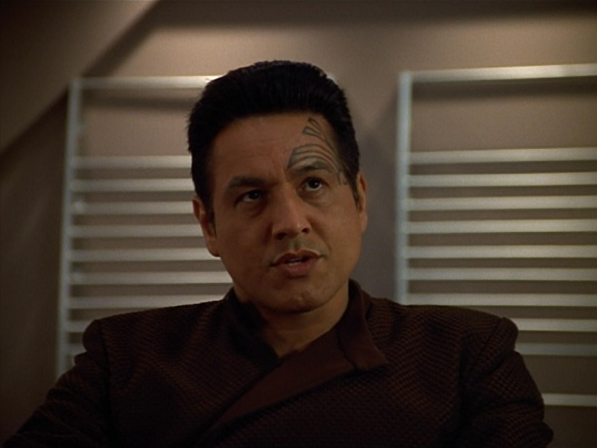extant_StarTrek_VOY_4x09-YearOfHellPart2_02755.jpg