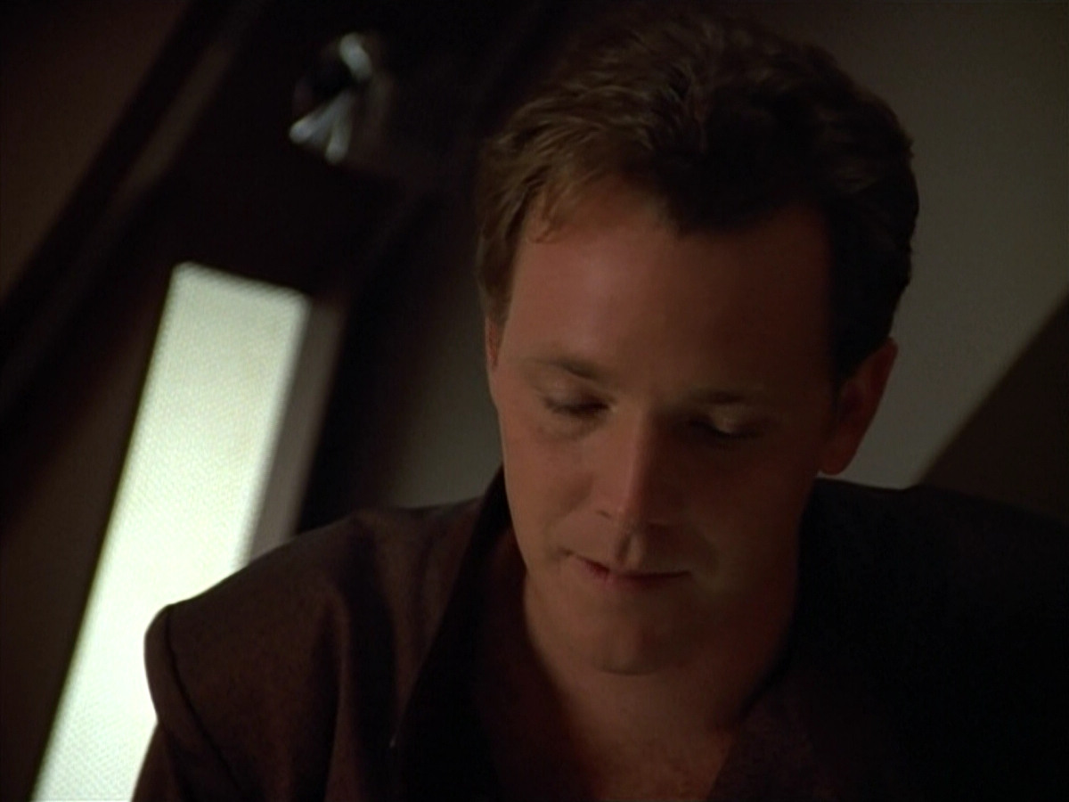 extant_StarTrek_VOY_4x09-YearOfHellPart2_02757.jpg