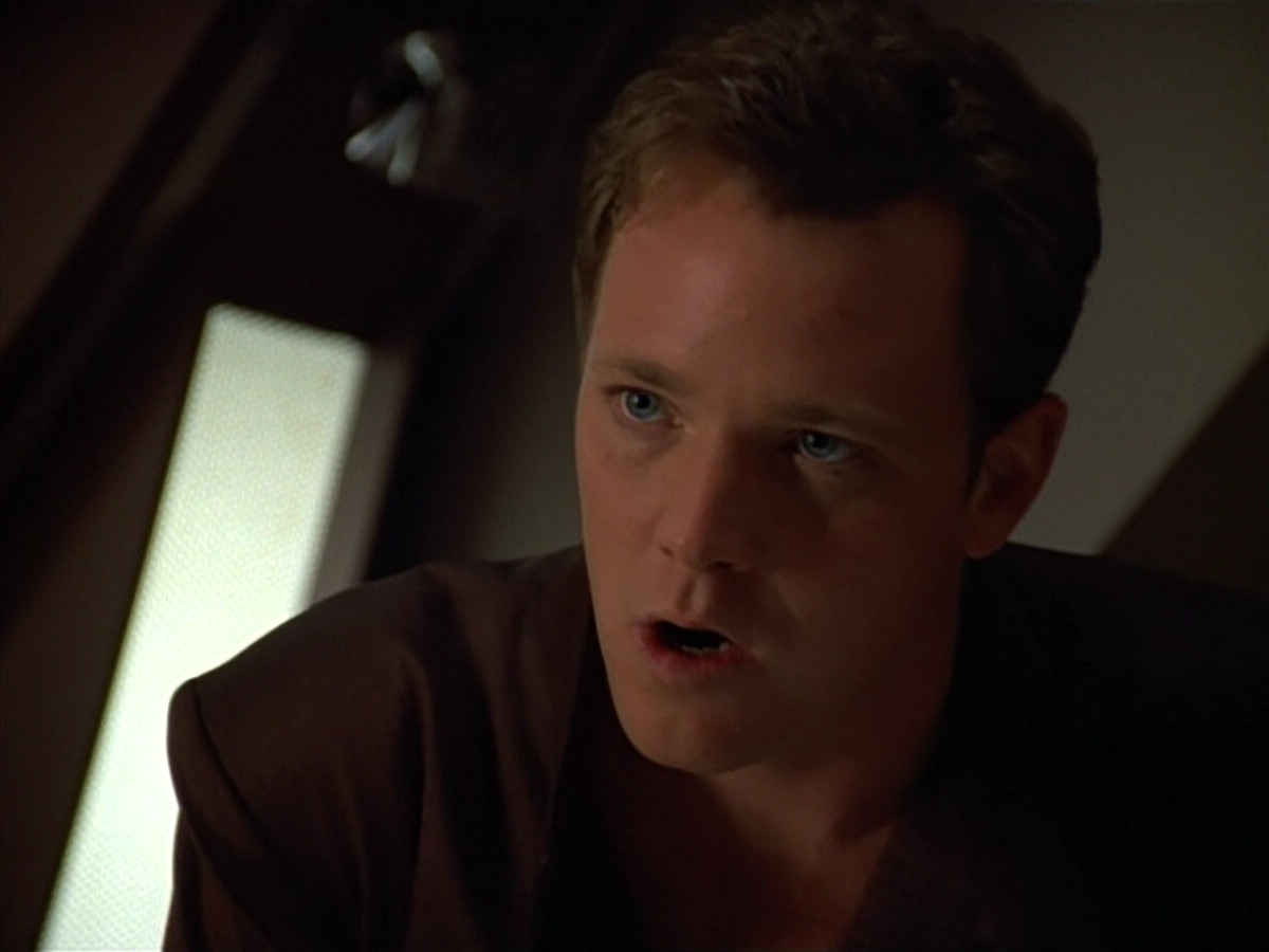 extant_StarTrek_VOY_4x09-YearOfHellPart2_02758.jpg