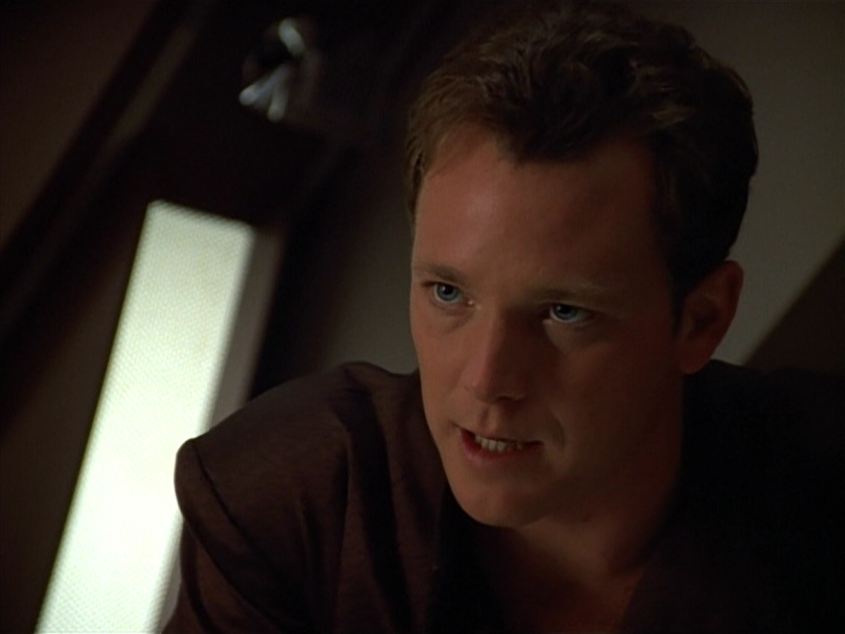 extant_StarTrek_VOY_4x09-YearOfHellPart2_02760.jpg