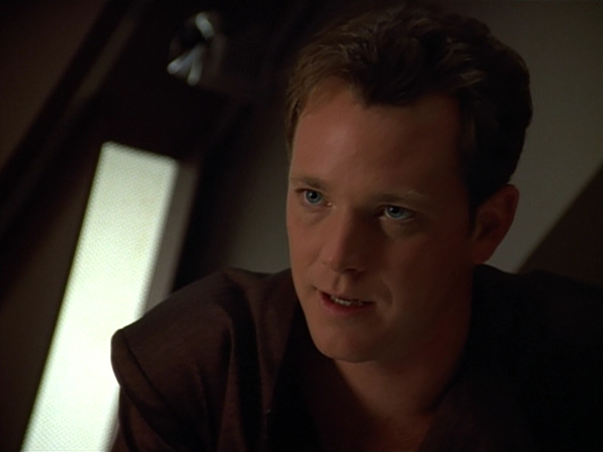extant_StarTrek_VOY_4x09-YearOfHellPart2_02768.jpg