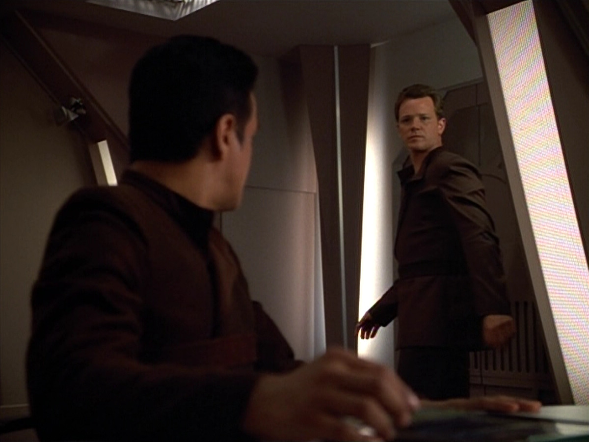 extant_StarTrek_VOY_4x09-YearOfHellPart2_02821.jpg