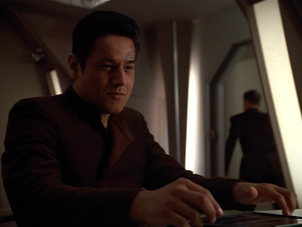 extant_StarTrek_VOY_4x09-YearOfHellPart2_02830.jpg