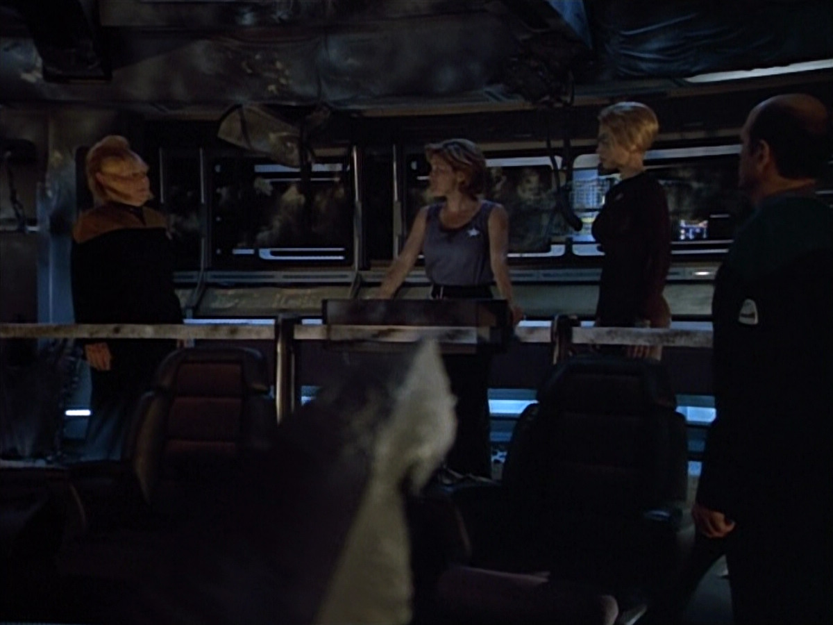 extant_StarTrek_VOY_4x09-YearOfHellPart2_02852.jpg