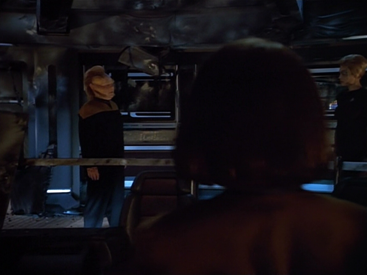 extant_StarTrek_VOY_4x09-YearOfHellPart2_02862.jpg