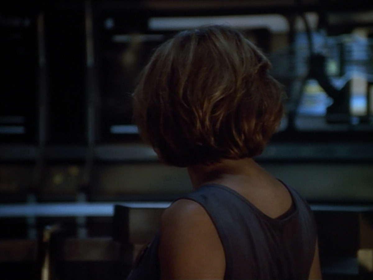 extant_StarTrek_VOY_4x09-YearOfHellPart2_02928.jpg