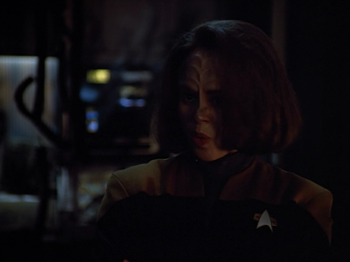 extant_StarTrek_VOY_4x09-YearOfHellPart2_02956.jpg
