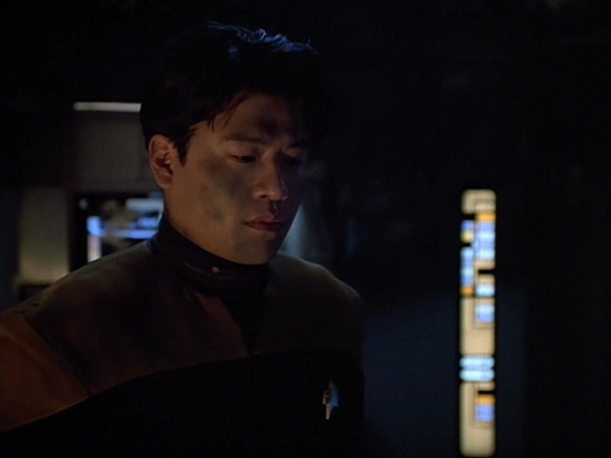 extant_StarTrek_VOY_4x09-YearOfHellPart2_02995.jpg