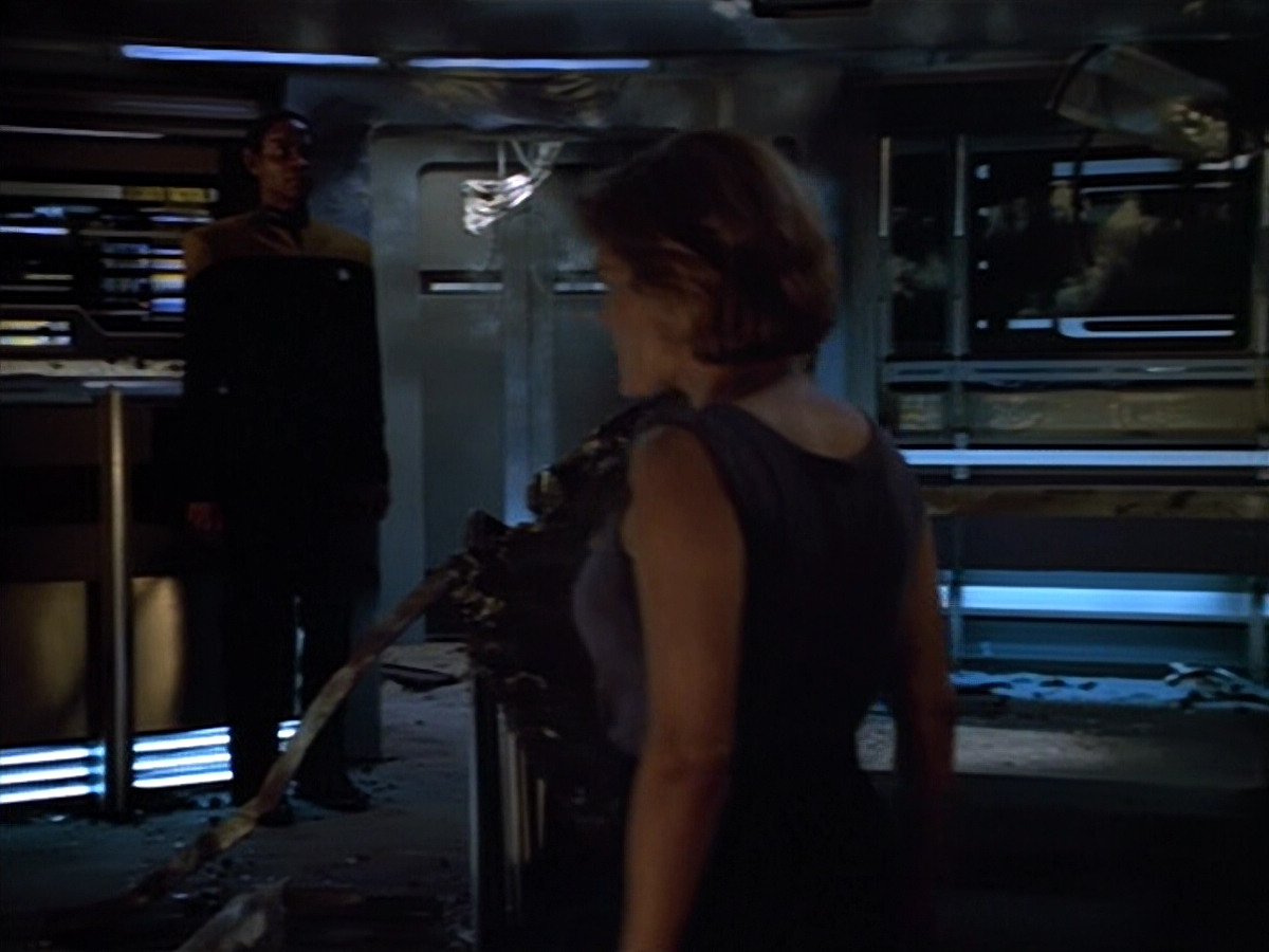 extant_StarTrek_VOY_4x09-YearOfHellPart2_03018.jpg