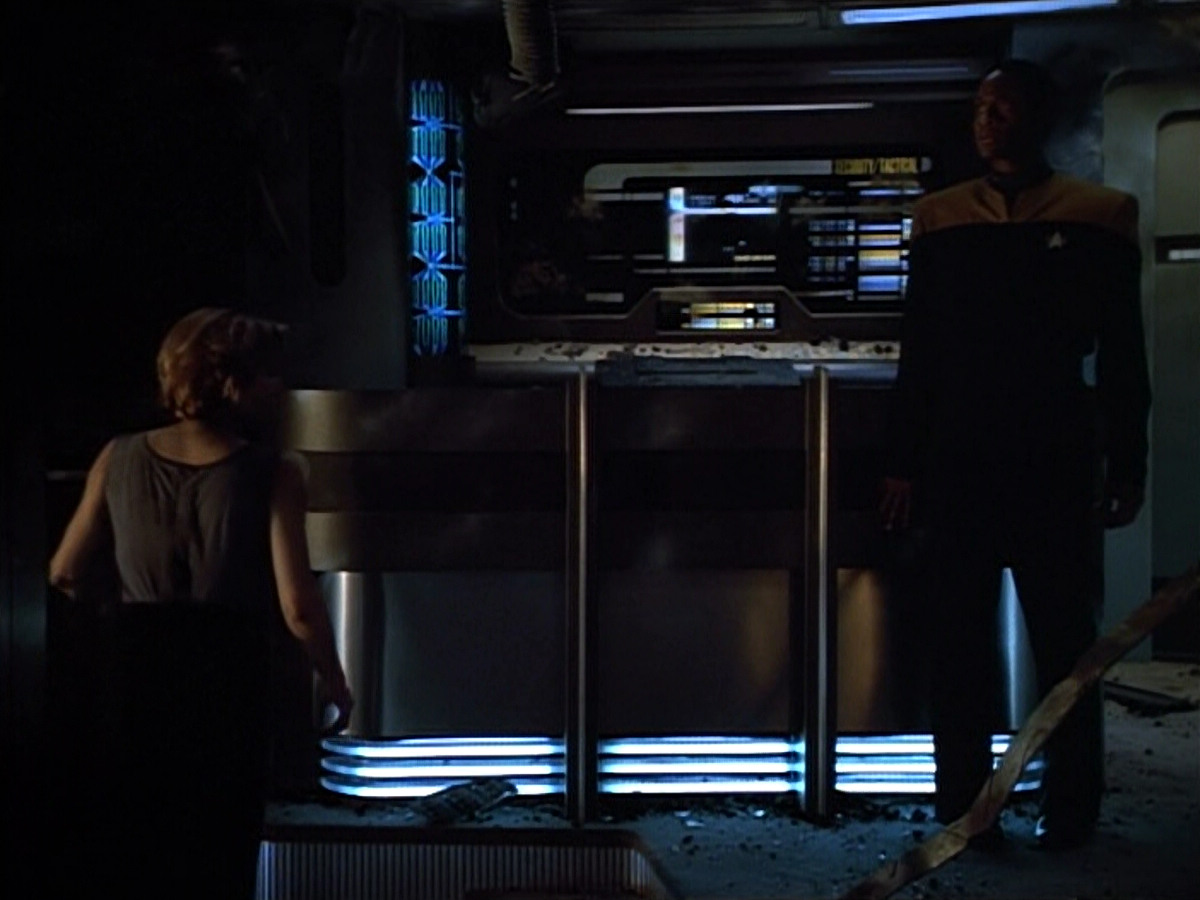 extant_StarTrek_VOY_4x09-YearOfHellPart2_03025.jpg