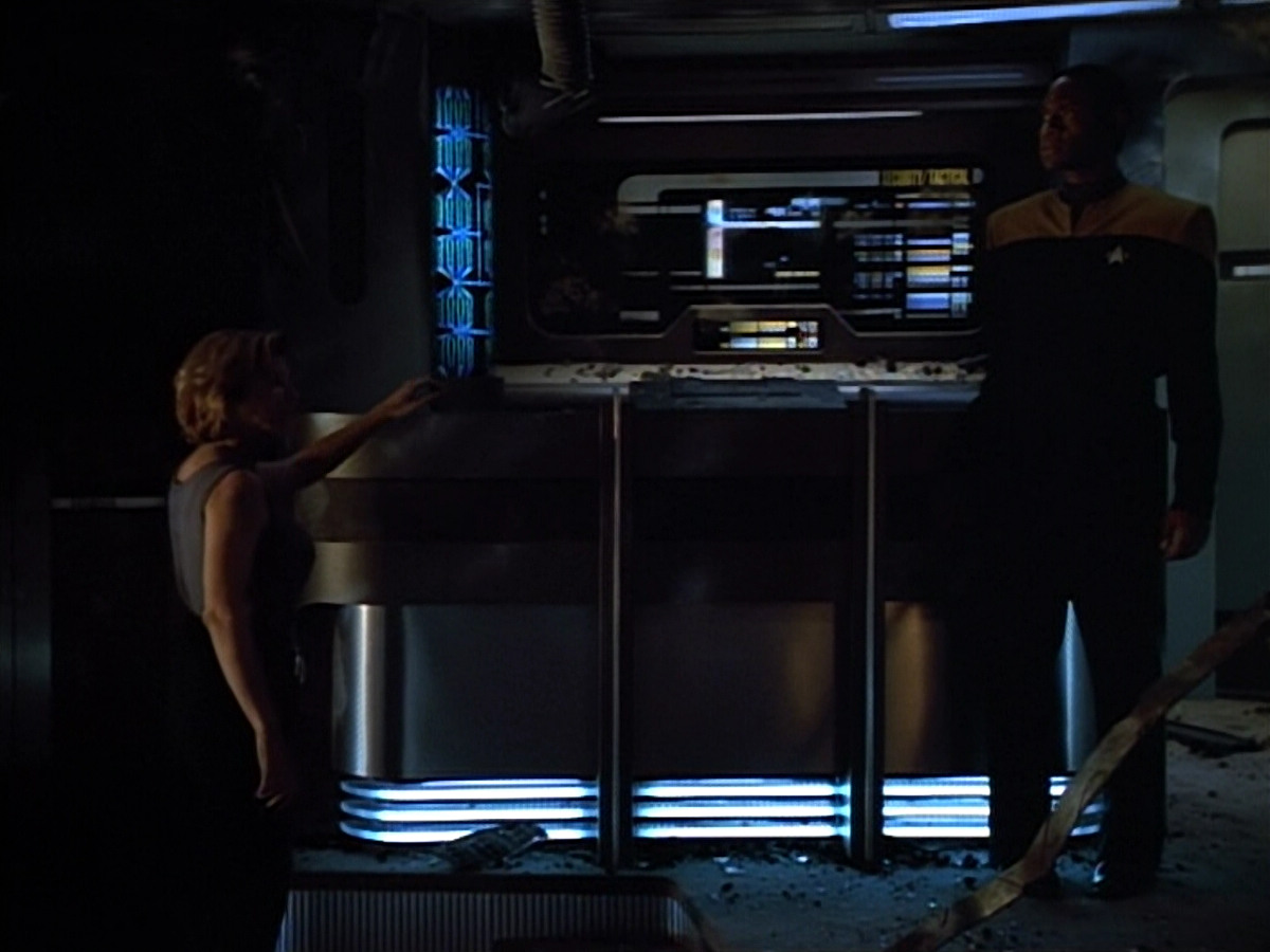 extant_StarTrek_VOY_4x09-YearOfHellPart2_03026.jpg