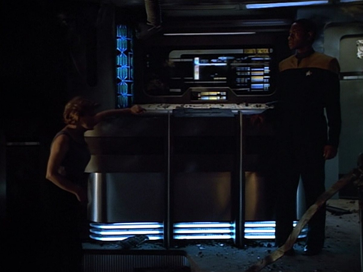 extant_StarTrek_VOY_4x09-YearOfHellPart2_03027.jpg