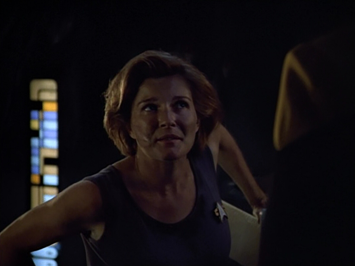 extant_StarTrek_VOY_4x09-YearOfHellPart2_03063.jpg