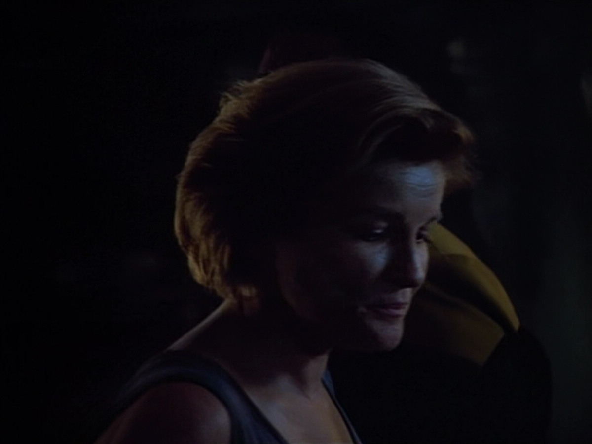 extant_StarTrek_VOY_4x09-YearOfHellPart2_03070.jpg