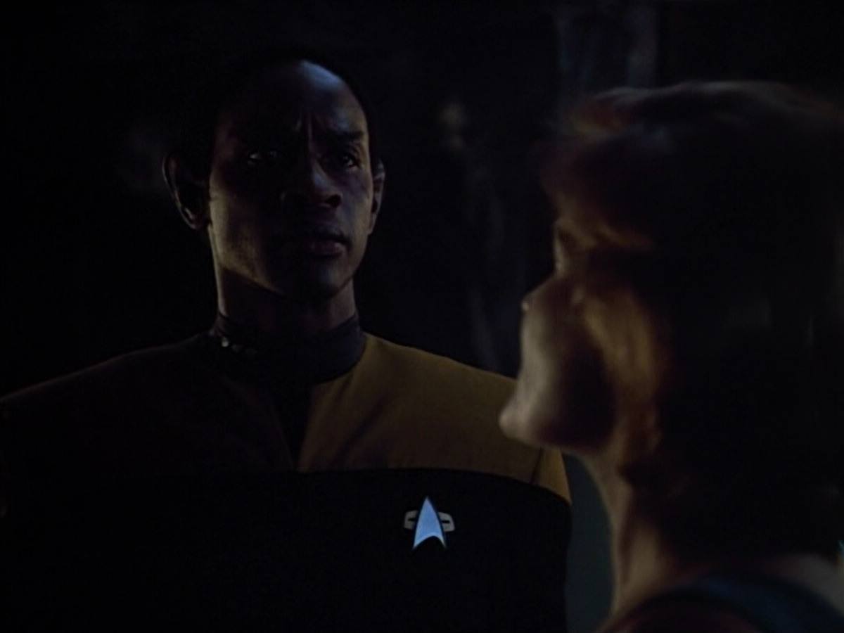 extant_StarTrek_VOY_4x09-YearOfHellPart2_03078.jpg
