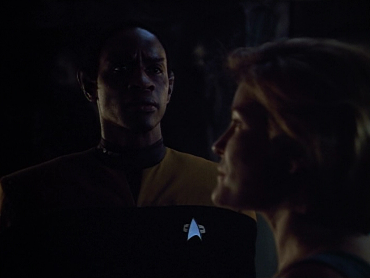 extant_StarTrek_VOY_4x09-YearOfHellPart2_03080.jpg