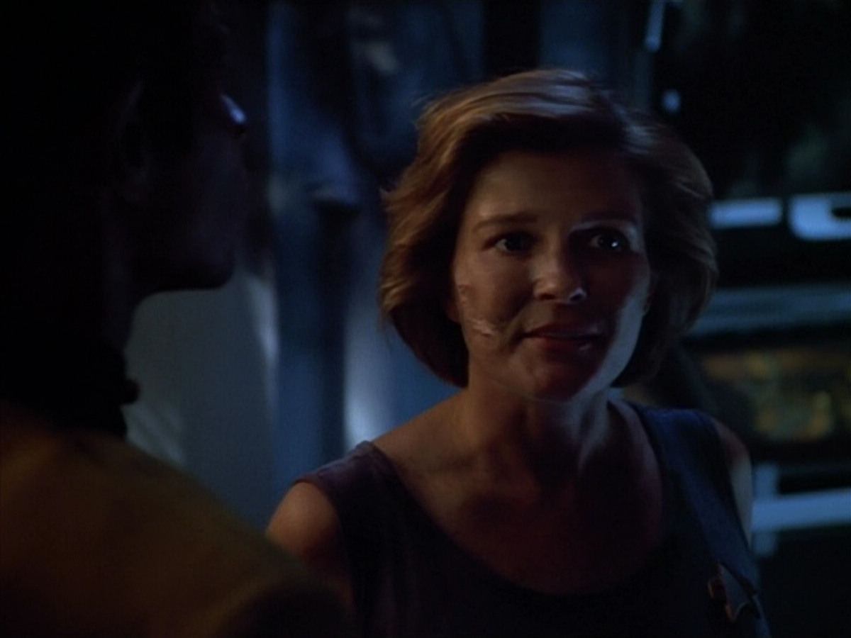 extant_StarTrek_VOY_4x09-YearOfHellPart2_03082.jpg