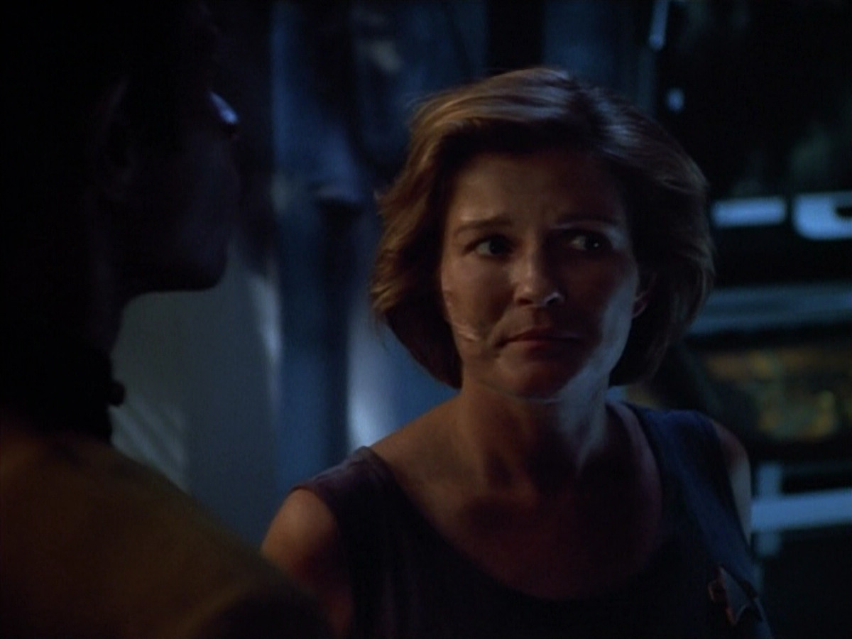 extant_StarTrek_VOY_4x09-YearOfHellPart2_03084.jpg