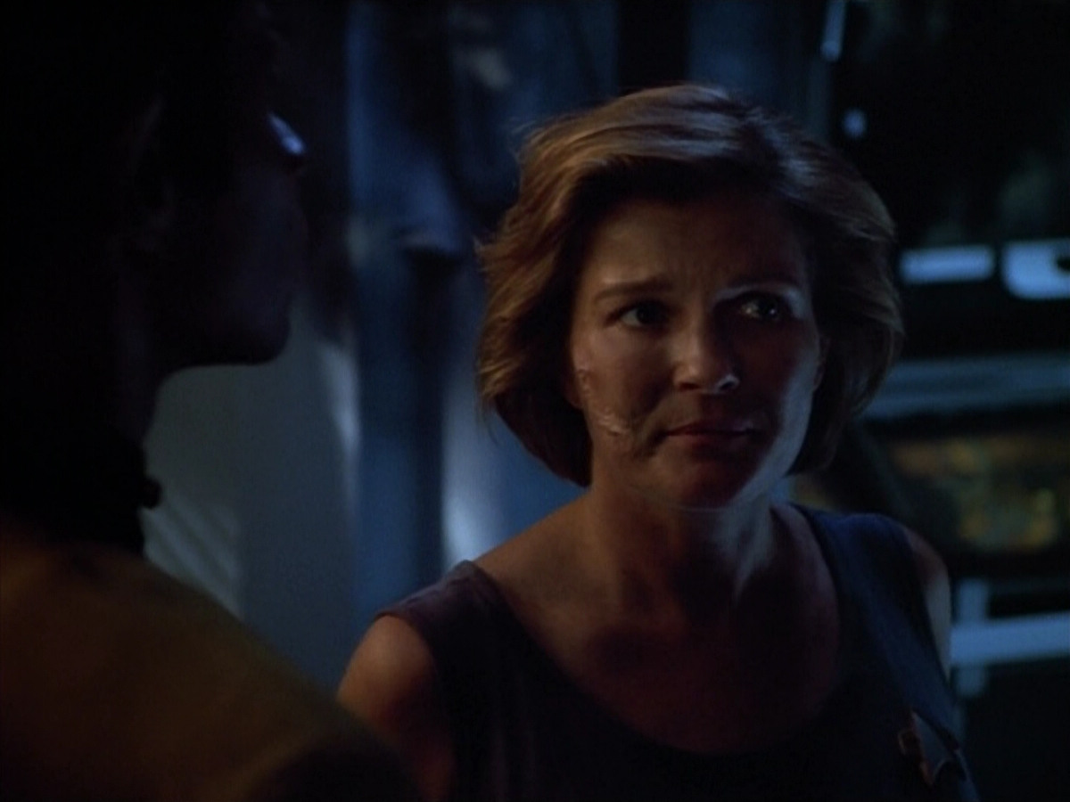 extant_StarTrek_VOY_4x09-YearOfHellPart2_03087.jpg