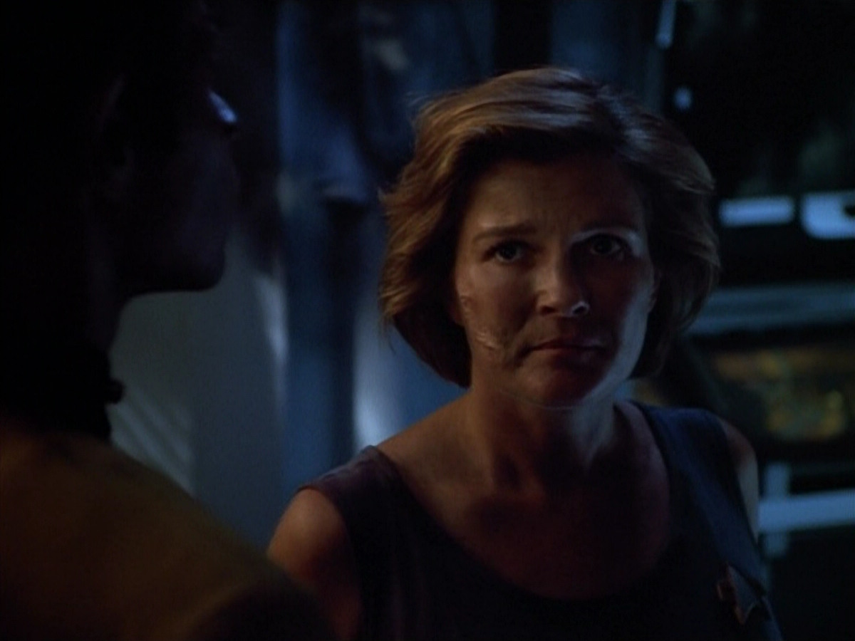 extant_StarTrek_VOY_4x09-YearOfHellPart2_03088.jpg