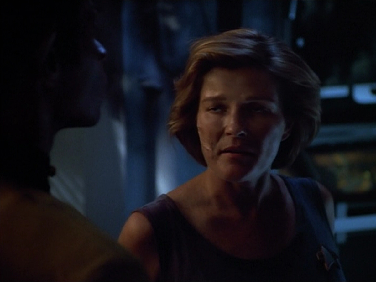 extant_StarTrek_VOY_4x09-YearOfHellPart2_03090.jpg