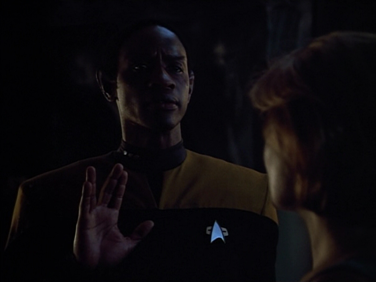 extant_StarTrek_VOY_4x09-YearOfHellPart2_03107.jpg