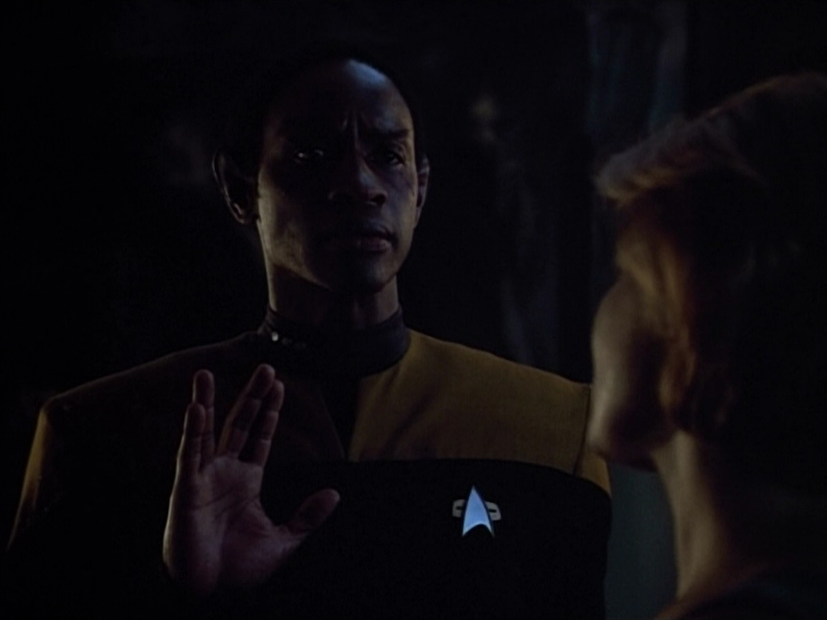 extant_StarTrek_VOY_4x09-YearOfHellPart2_03109.jpg