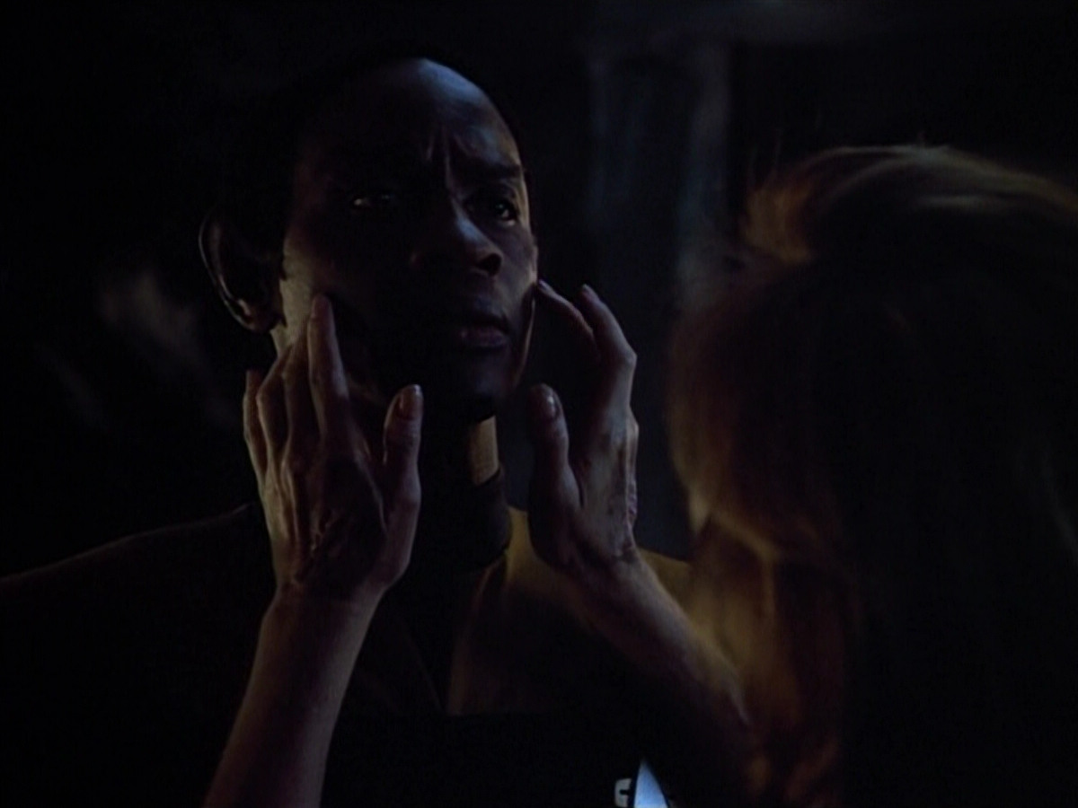 extant_StarTrek_VOY_4x09-YearOfHellPart2_03119.jpg