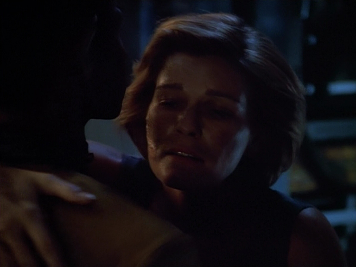 extant_StarTrek_VOY_4x09-YearOfHellPart2_03127.jpg