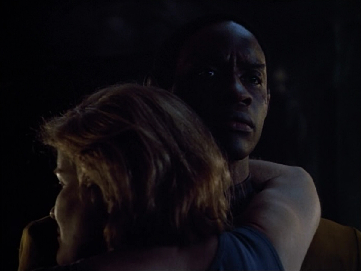 extant_StarTrek_VOY_4x09-YearOfHellPart2_03132.jpg