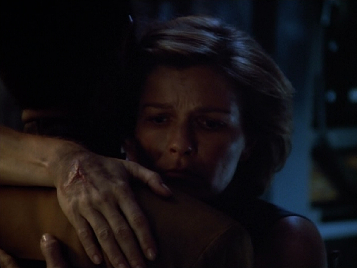 extant_StarTrek_VOY_4x09-YearOfHellPart2_03139.jpg