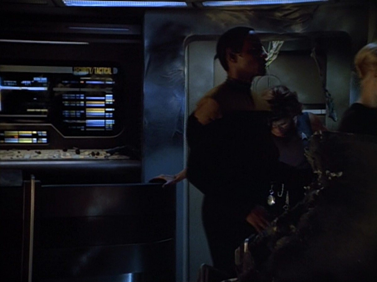 extant_StarTrek_VOY_4x09-YearOfHellPart2_03157.jpg
