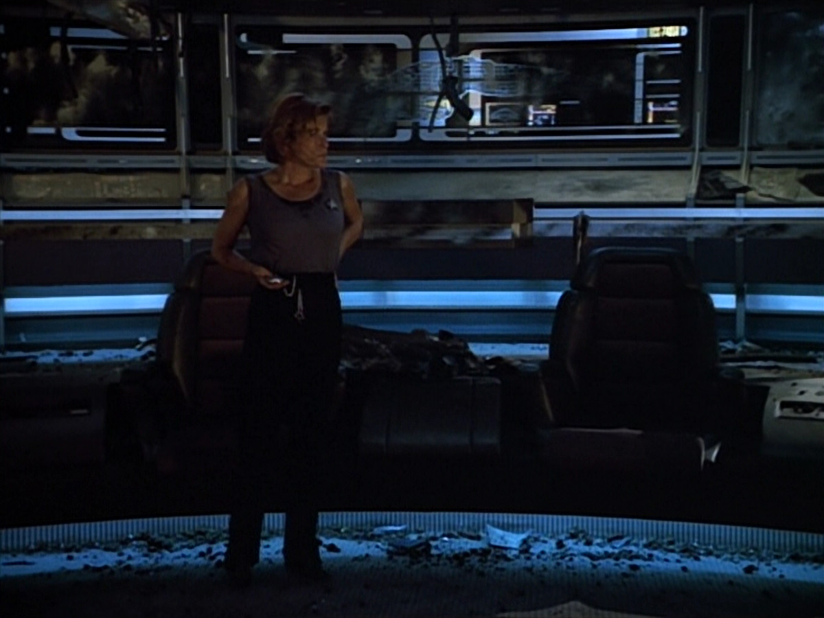 extant_StarTrek_VOY_4x09-YearOfHellPart2_03185.jpg