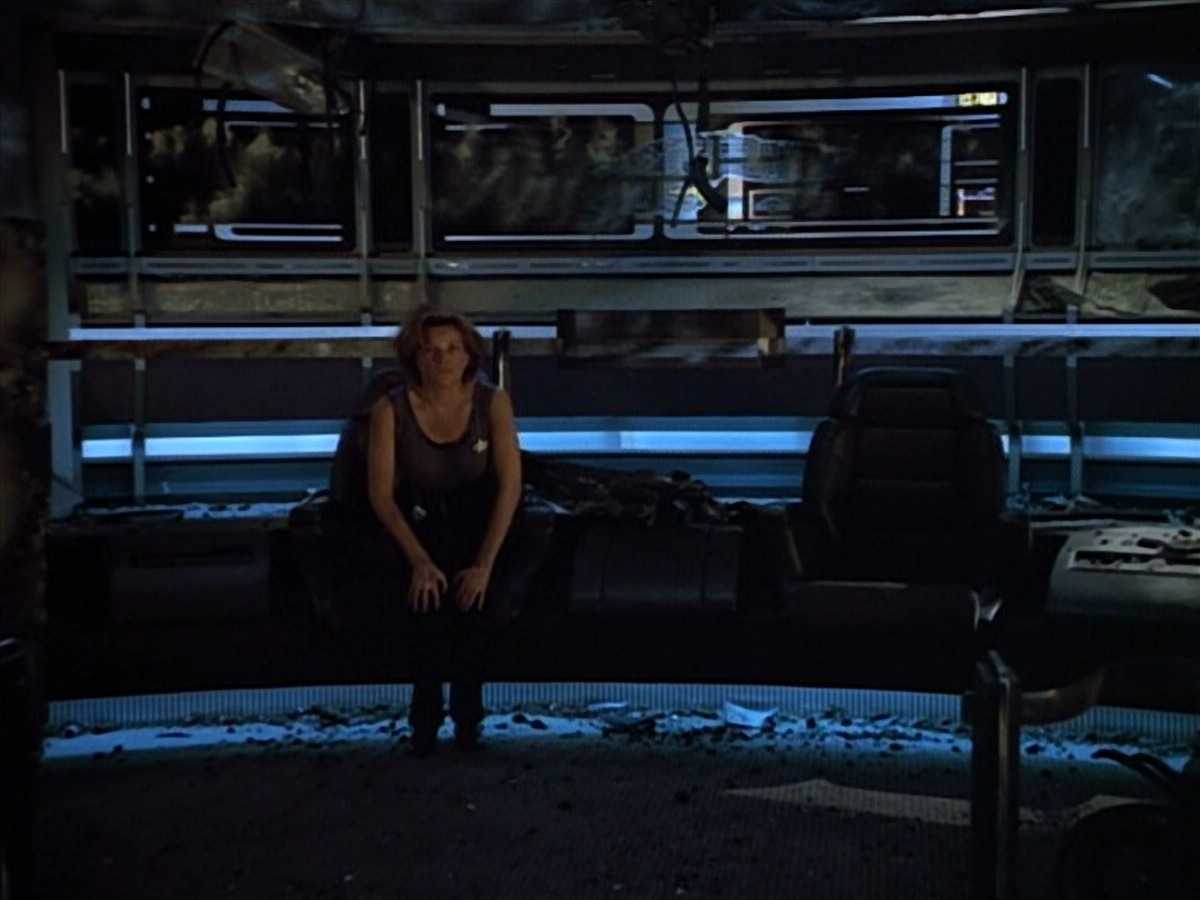 extant_StarTrek_VOY_4x09-YearOfHellPart2_03193.jpg