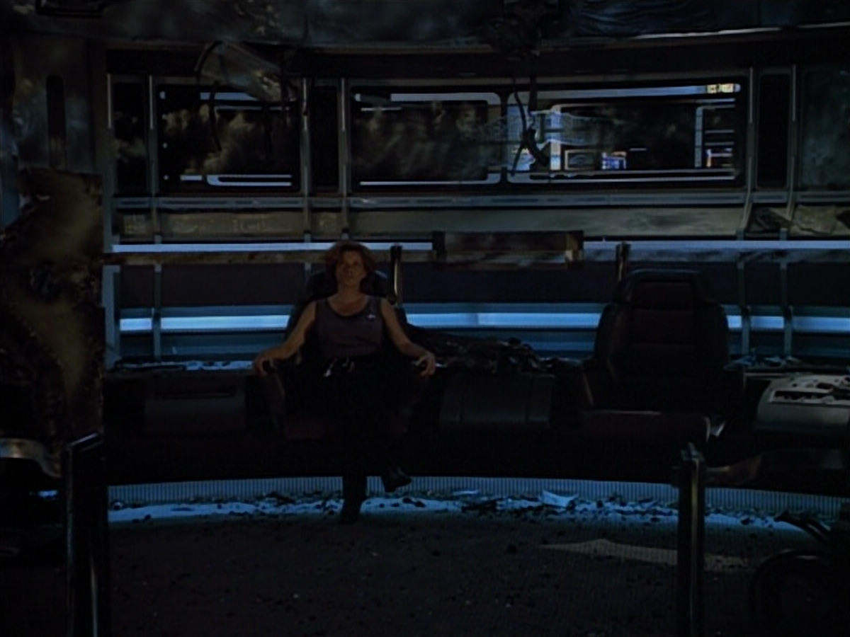 extant_StarTrek_VOY_4x09-YearOfHellPart2_03201.jpg
