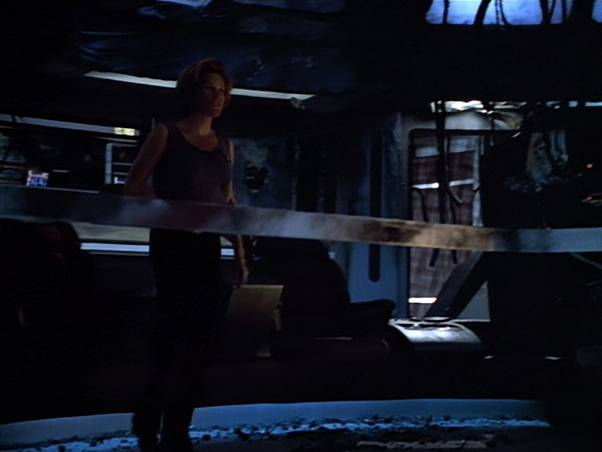 extant_StarTrek_VOY_4x09-YearOfHellPart2_03231.jpg