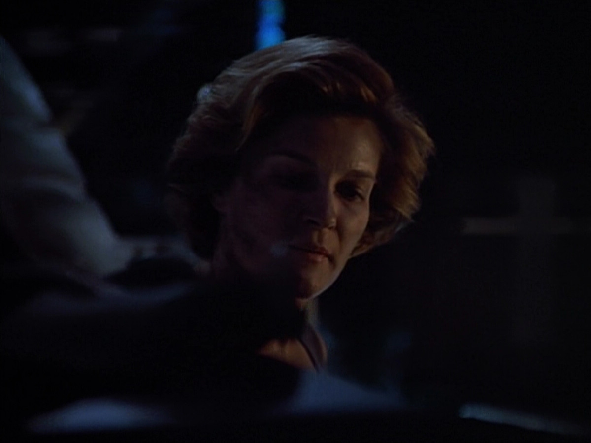 extant_StarTrek_VOY_4x09-YearOfHellPart2_03247.jpg