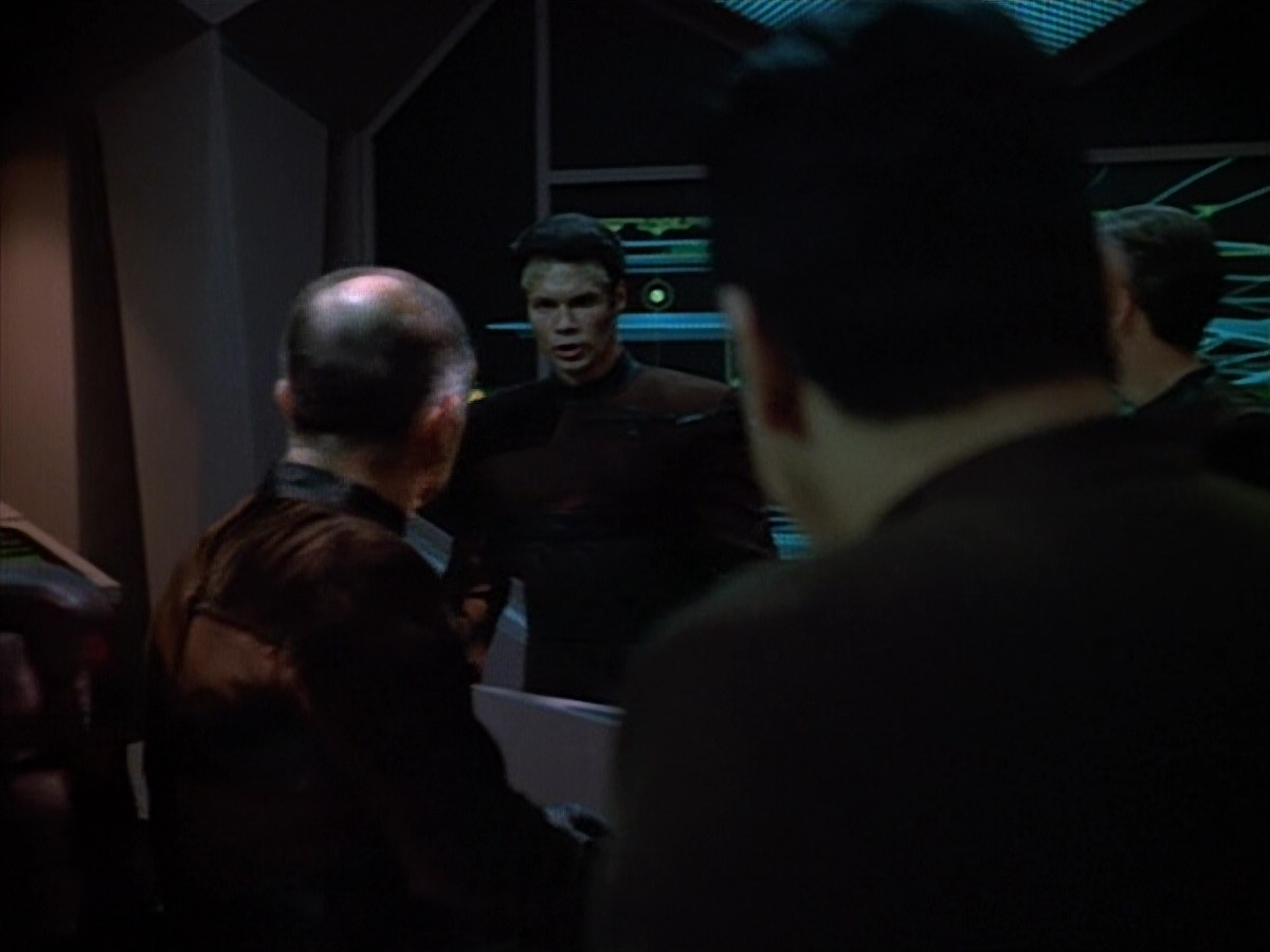 extant_StarTrek_VOY_4x09-YearOfHellPart2_03263.jpg