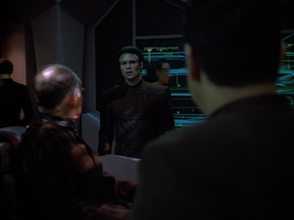extant_StarTrek_VOY_4x09-YearOfHellPart2_03275.jpg