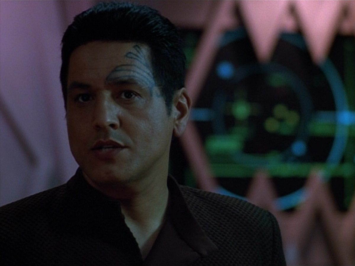 extant_StarTrek_VOY_4x09-YearOfHellPart2_03280.jpg