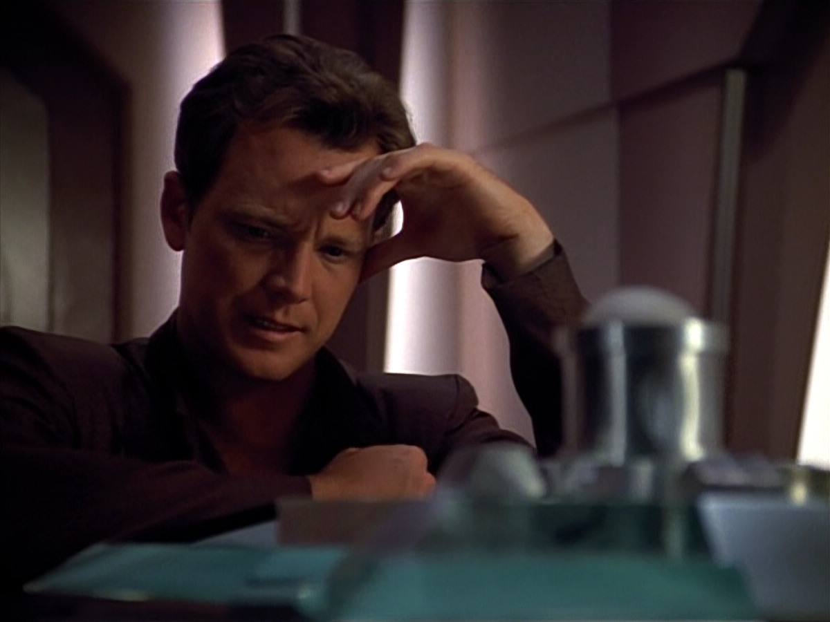 extant_StarTrek_VOY_4x09-YearOfHellPart2_03286.jpg