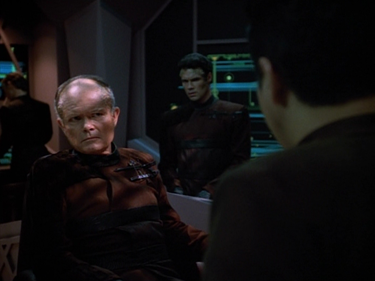 extant_StarTrek_VOY_4x09-YearOfHellPart2_03300.jpg