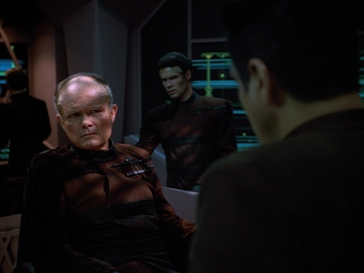 extant_StarTrek_VOY_4x09-YearOfHellPart2_03303.jpg