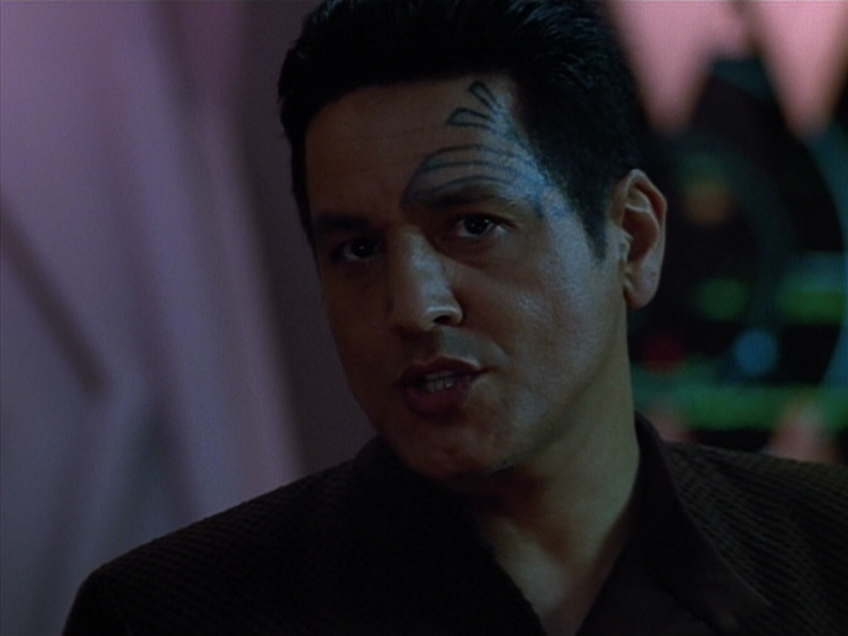 extant_StarTrek_VOY_4x09-YearOfHellPart2_03308.jpg