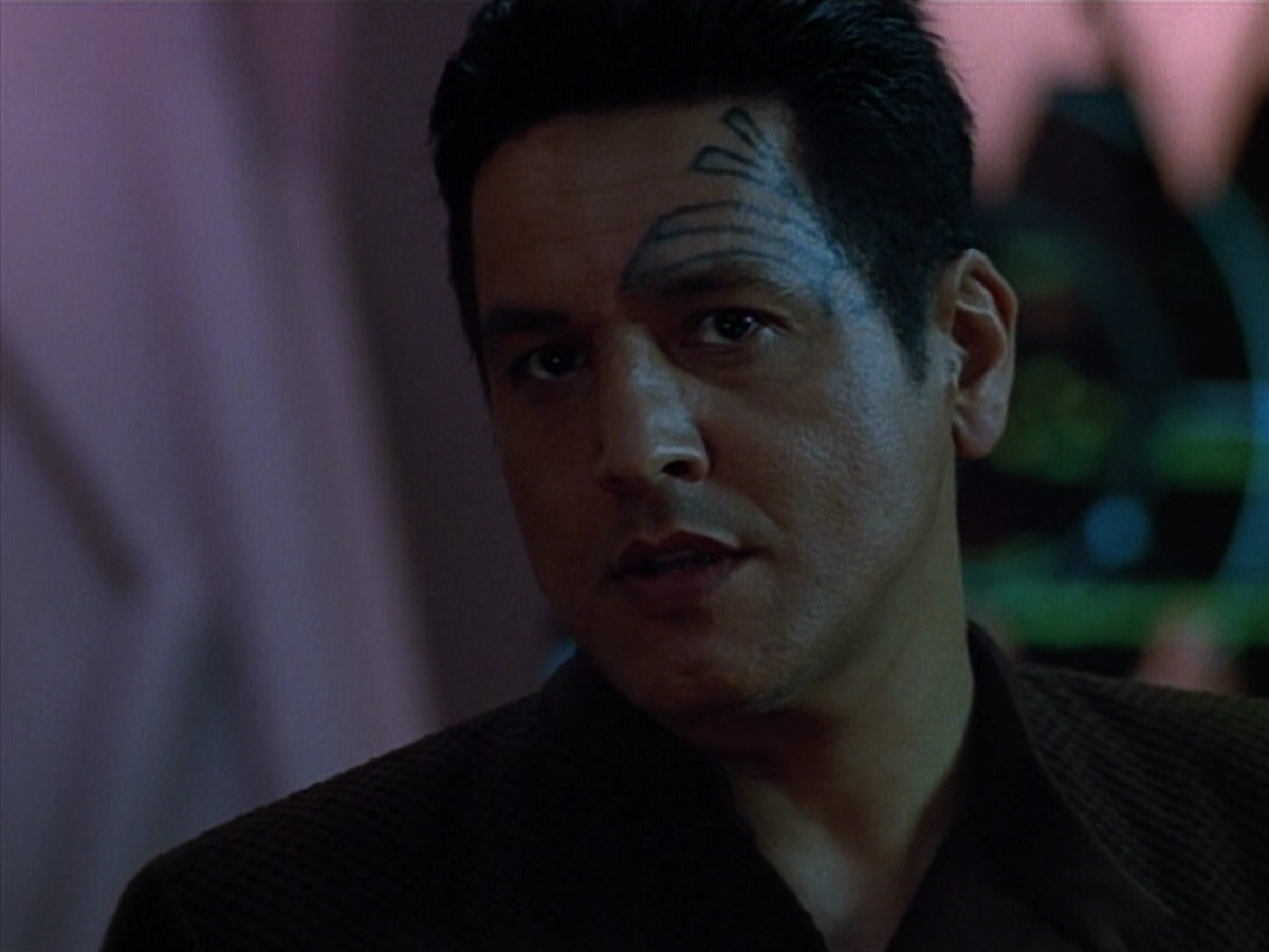 extant_StarTrek_VOY_4x09-YearOfHellPart2_03309.jpg