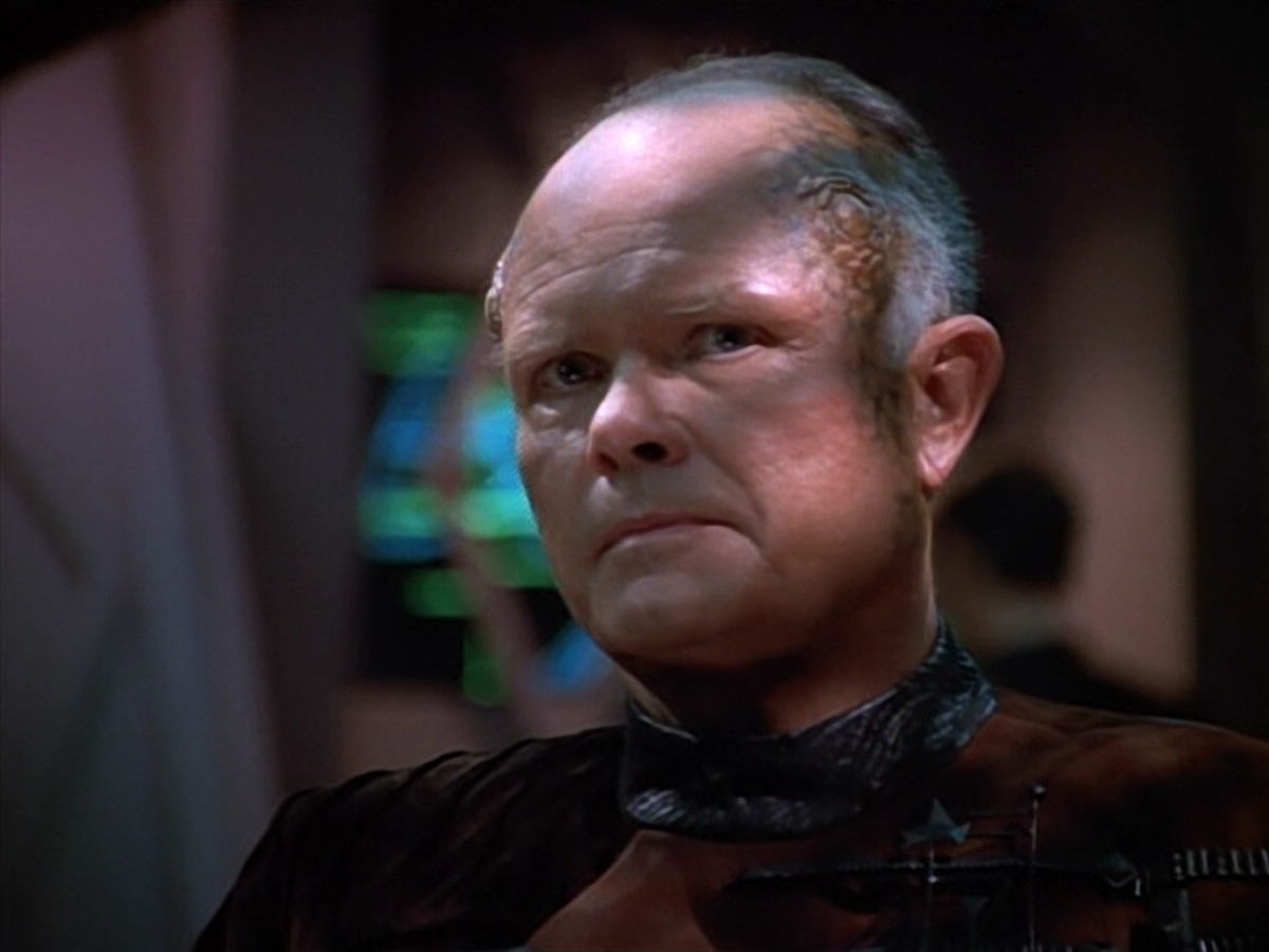 extant_StarTrek_VOY_4x09-YearOfHellPart2_03314.jpg