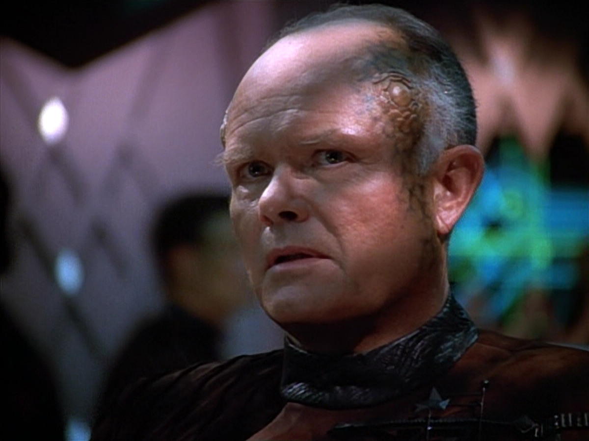 extant_StarTrek_VOY_4x09-YearOfHellPart2_03319.jpg